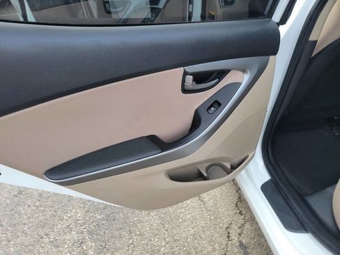 Used 2016 Hyundai Elantra SE w/ Option Group 02 image 23