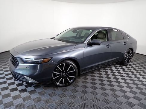Used 2024 Honda Accord Touring image 14