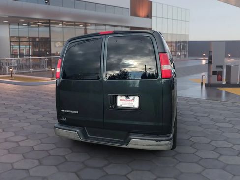 Used 2017 Chevrolet Express 3500 LT w/ LT Preferred Equipment Group image 9