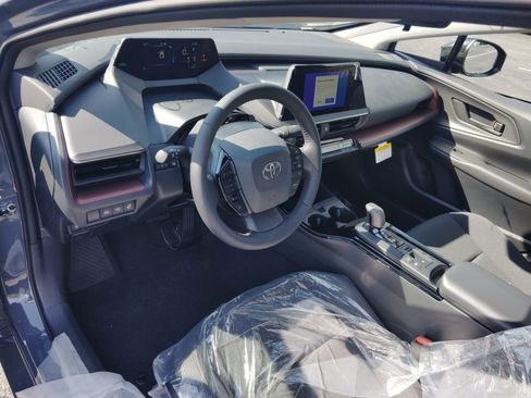 New 2026 Toyota Prius Plug-In Hybrid FWD image 5