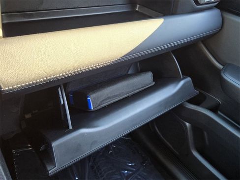 Used 2024 Honda Pilot Touring image 23