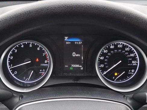 Used 2022 Toyota Camry LE image 19