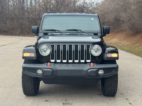 Used 2018 Jeep Wrangler Unlimited Sahara image 3