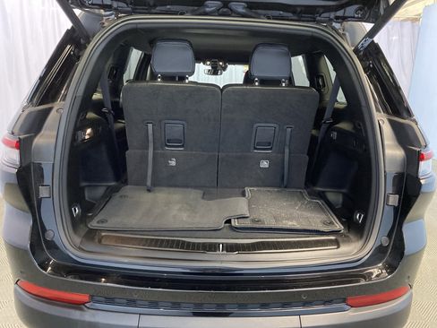 Used 2023 Jeep Grand Cherokee L Laredo image 31