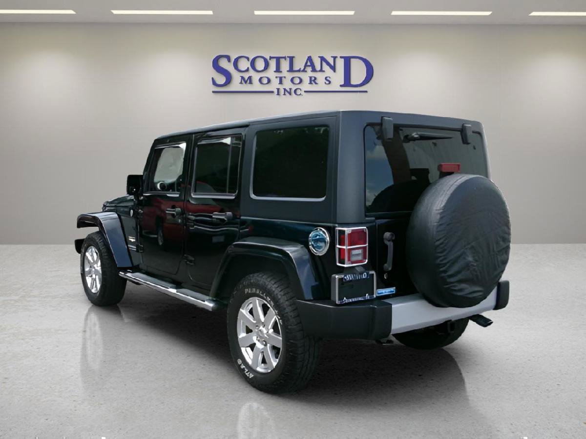 Used 2015 Jeep Wrangler Unlimited Sahara w/ Dual Top Group AWD/4WD image 8