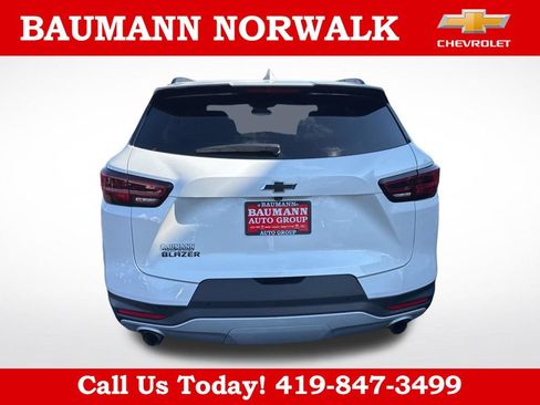 Used 2024 Chevrolet Blazer LT w/ Convenience Package FWD image 4