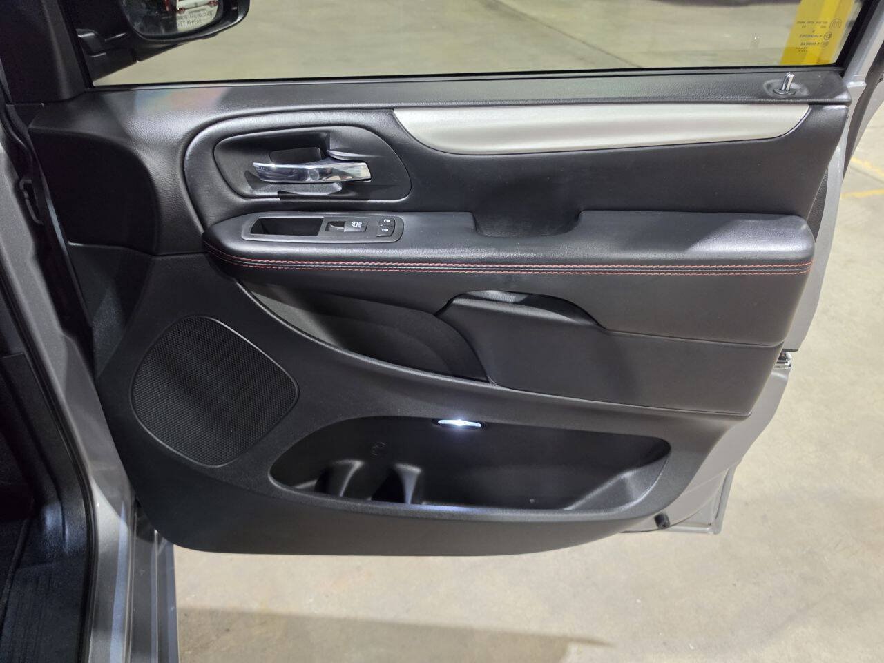 Used 2019 Dodge Grand Caravan GT FWD image 33