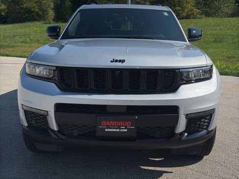 New 2025 Jeep Grand Cherokee L Limited w/ Luxury Tech Group II image 3