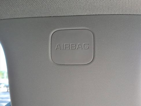 Used 2022 Chevrolet Silverado 1500 Custom image 25