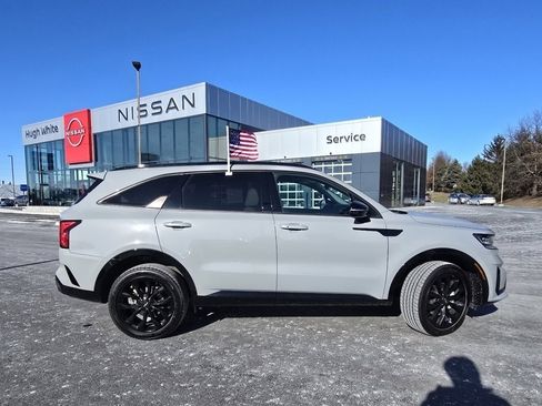 Used 2022 Kia Sorento SX image 17