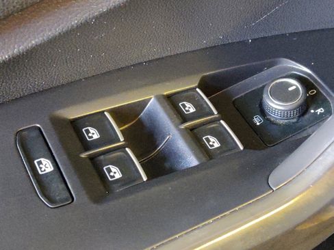 Used 2021 Volkswagen Jetta SE FWD image 27