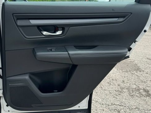 Used 2023 Honda CR-V LX image 18