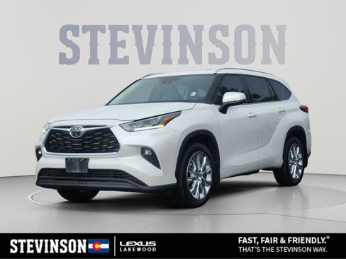 Used 2022 Toyota Highlander Limited AWD/4WD image 1