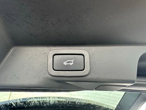 Used 2017 Land Rover Range Rover Sport SE image 7