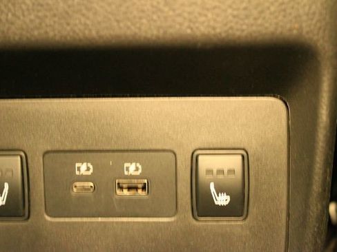 Used 2021 Nissan Rogue SV image 15