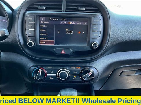 Used 2023 Kia Soul LX w/ LX Technology Package FWD image 16