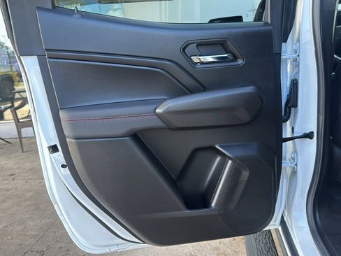 Used 2024 Chevrolet Colorado Z71 w/ Z71 Convenience Package 2 AWD/4WD image 21