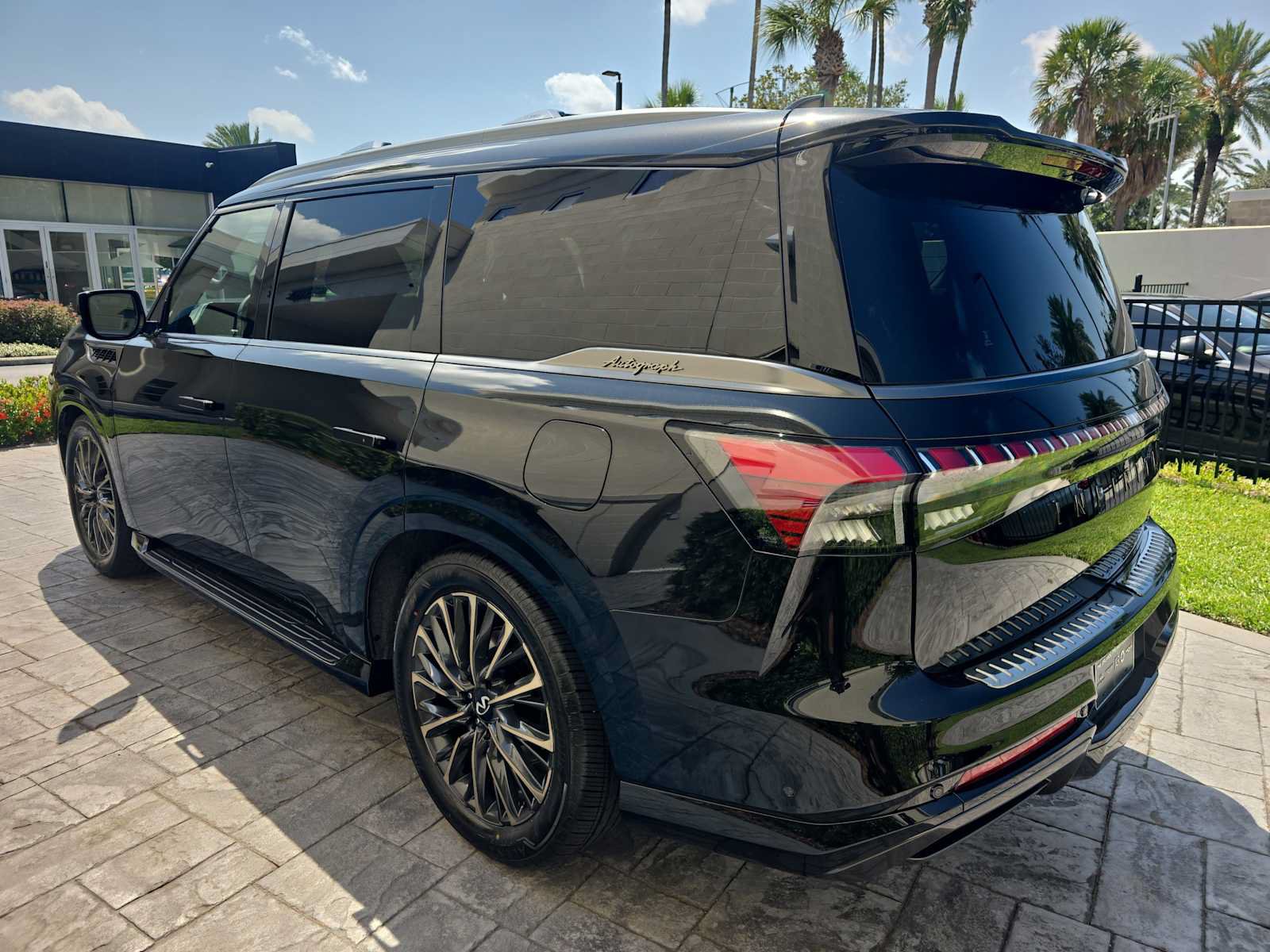 New 2027 INFINITI QX80 Autograph w/ Autograph Exterior Package AWD/4WD image 8