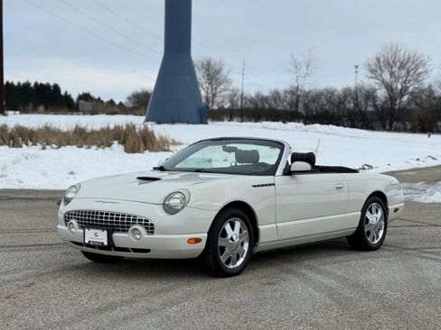 Used 2002 Ford Thunderbird Base image 2