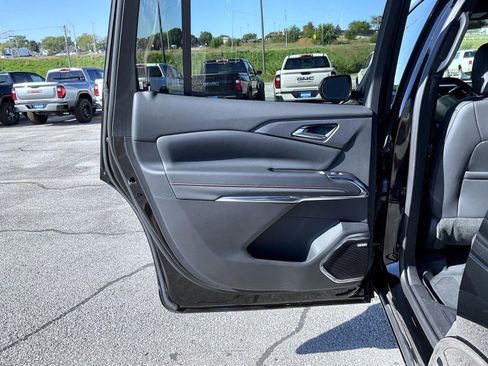 Certified 2024 Chevrolet Traverse RS w/ LPO, Floor Liner Package image 21