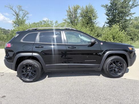 Used 2020 Jeep Cherokee Trailhawk w/ Cold Weather Group AWD/4WD image 4