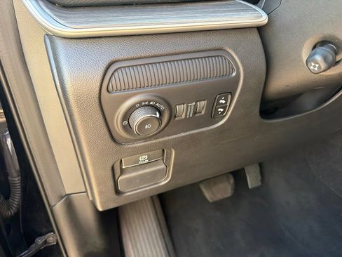 Used 2024 Jeep Wagoneer L Series II AWD/4WD image 28