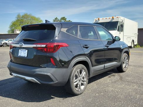 Used 2021 Kia Seltos LX AWD/4WD image 4