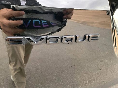 Used 2023 Land Rover Range Rover Evoque SE image 32