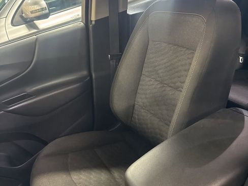 Used 2020 Chevrolet Equinox LT w/ Driver Convenience Package image 8