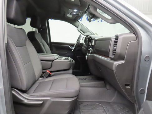 Used 2025 GMC Sierra 1500 SLE image 24