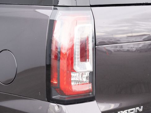 Used 2017 GMC Yukon Denali w/ Open Road Package image 32