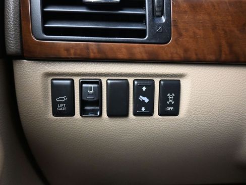 Used 2011 Nissan Armada Platinum w/ 2nd Row Captain Seat Pkg image 25