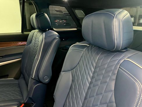 New 2026 Cadillac Vistiq Premium Luxury w/ LPO, Floor Liner Package image 21