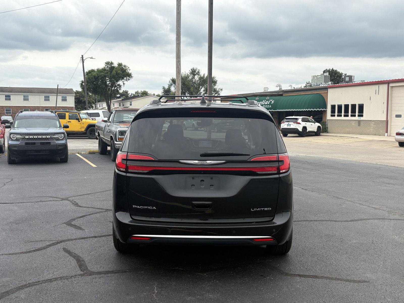 Used 2023 Chrysler Pacifica Limited FWD image 26