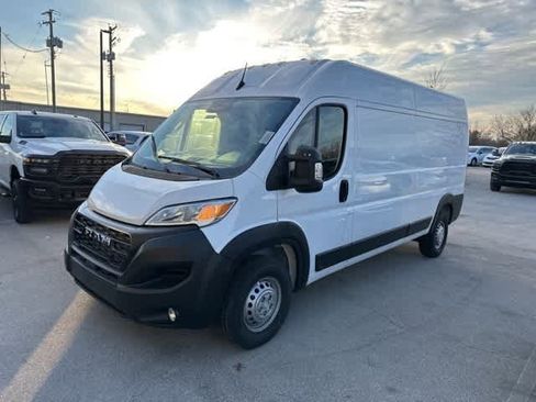Used 2024 RAM ProMaster 2500 w/ Convenience Group image 2