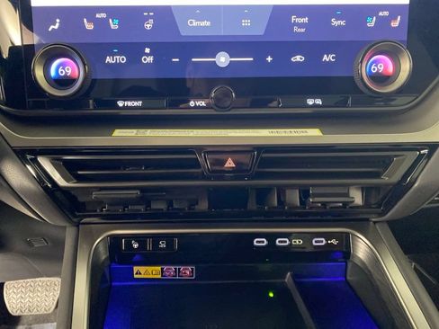 Used 2026 Lexus TX 350 AWD w/ Technology Package image 23