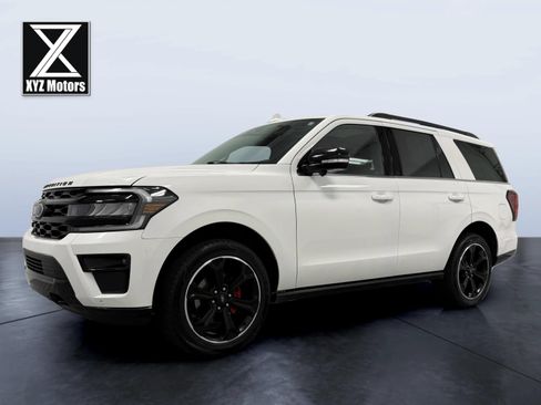 Used 2023 Ford Expedition Limited AWD/4WD image 2