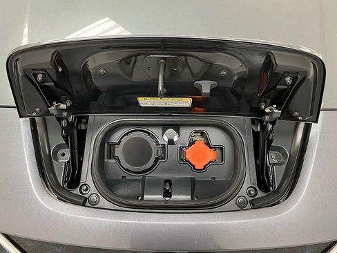 Used 2020 Nissan Leaf SV w/ SV All Weather Package image 26