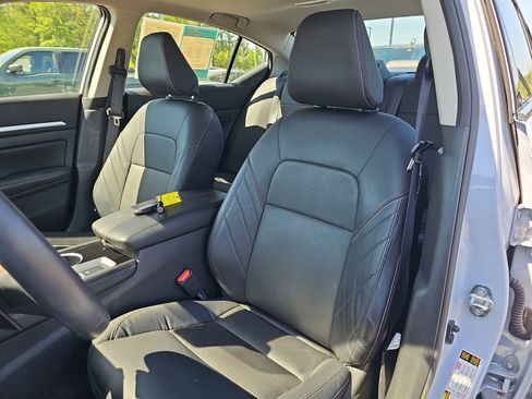 Used 2024 Nissan Altima 2.5 SR w/ SR Premium Package image 16