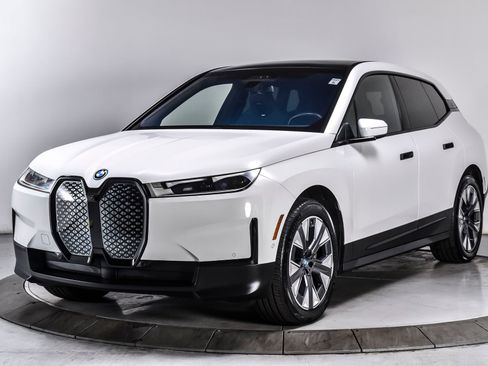 Used 2024 BMW iX xDrive50 w/ Premium Package AWD/4WD image 2