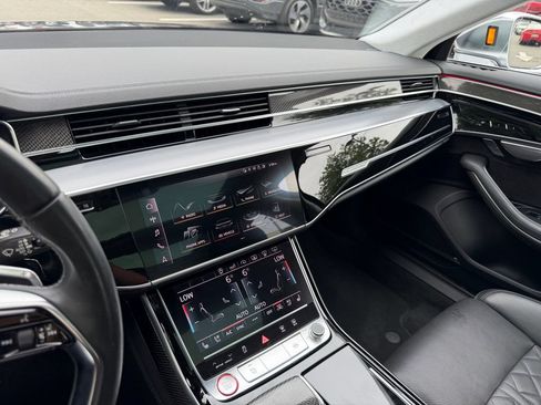 Used 2020 Audi S8 L w/ S8 Executive Package AWD/4WD image 22