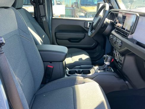 New 2026 Jeep Gladiator Sport AWD/4WD image 13