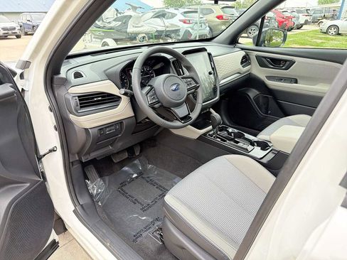 Used 2026 Subaru Forester Premium AWD/4WD image 2