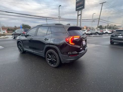 Used 2023 GMC Terrain SLE w/ Driver Convenience Package image 6