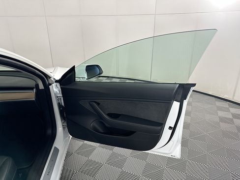 Used 2018 Tesla Model 3 Mid Range RWD image 30