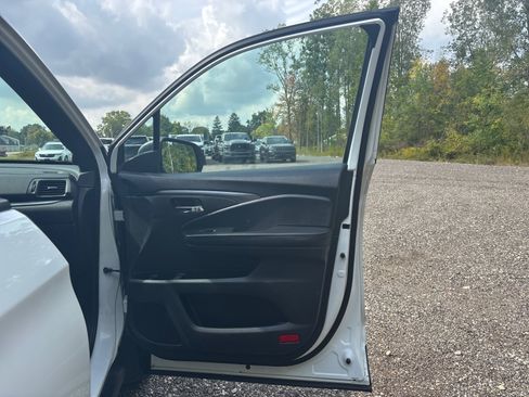 Used 2022 Honda Pilot Sport image 25