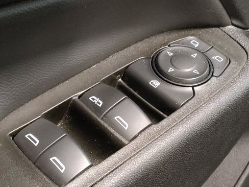 Used 2023 Chevrolet Equinox LT image 27