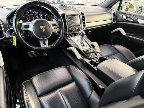 Used 2012 Porsche Cayenne Turbo AWD/4WD image 12