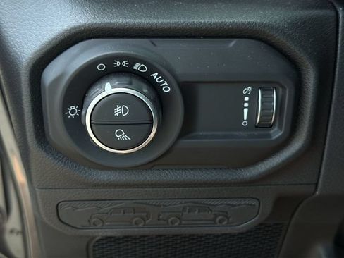 Certified 2025 Jeep Gladiator Sport AWD/4WD image 31