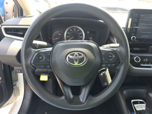Used 2022 Toyota Corolla LE image 13